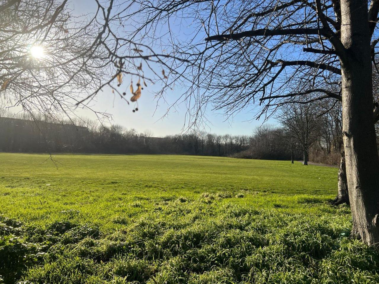 Apartamento Comfort: 2-bedroom Flat With Parking And Transport Links Londres